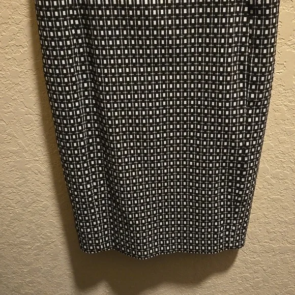 Calvin Klein Dress Black and White Print Dress Size 2 - Picture 4 of 8